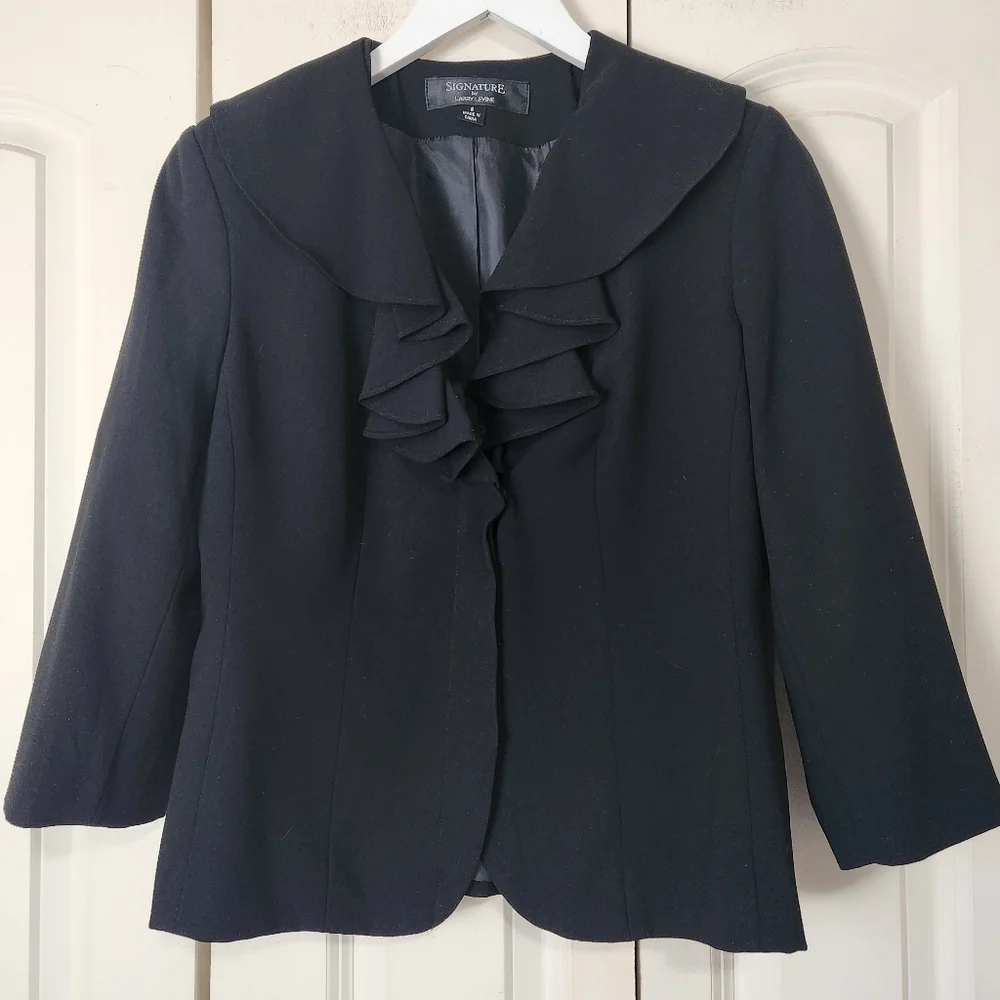 Larry Levine Black Blazer with Dramatic Ruffled Collar/Fitted Silhouette size 6
